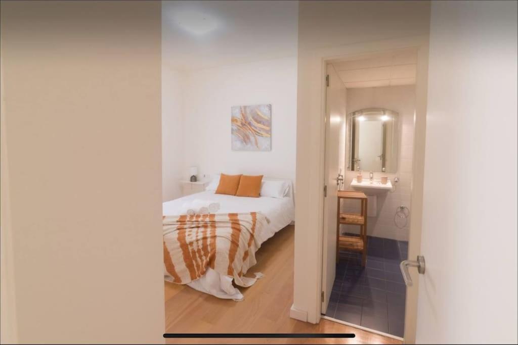 Appartement Beach, History And Center In One *